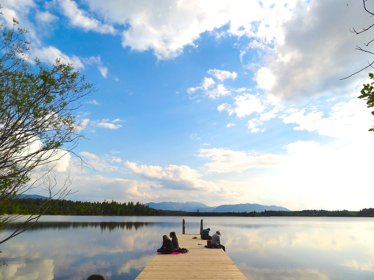 pier lake holiday free photo