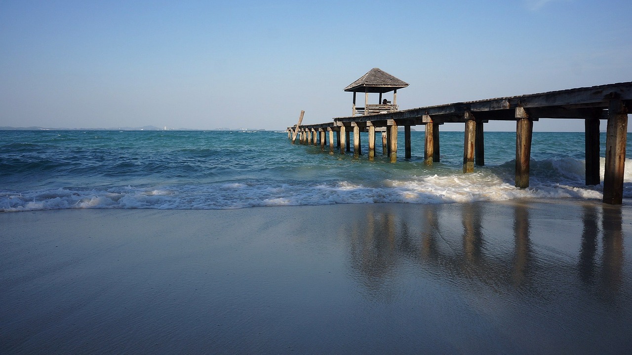 pierce sea seascape free photo