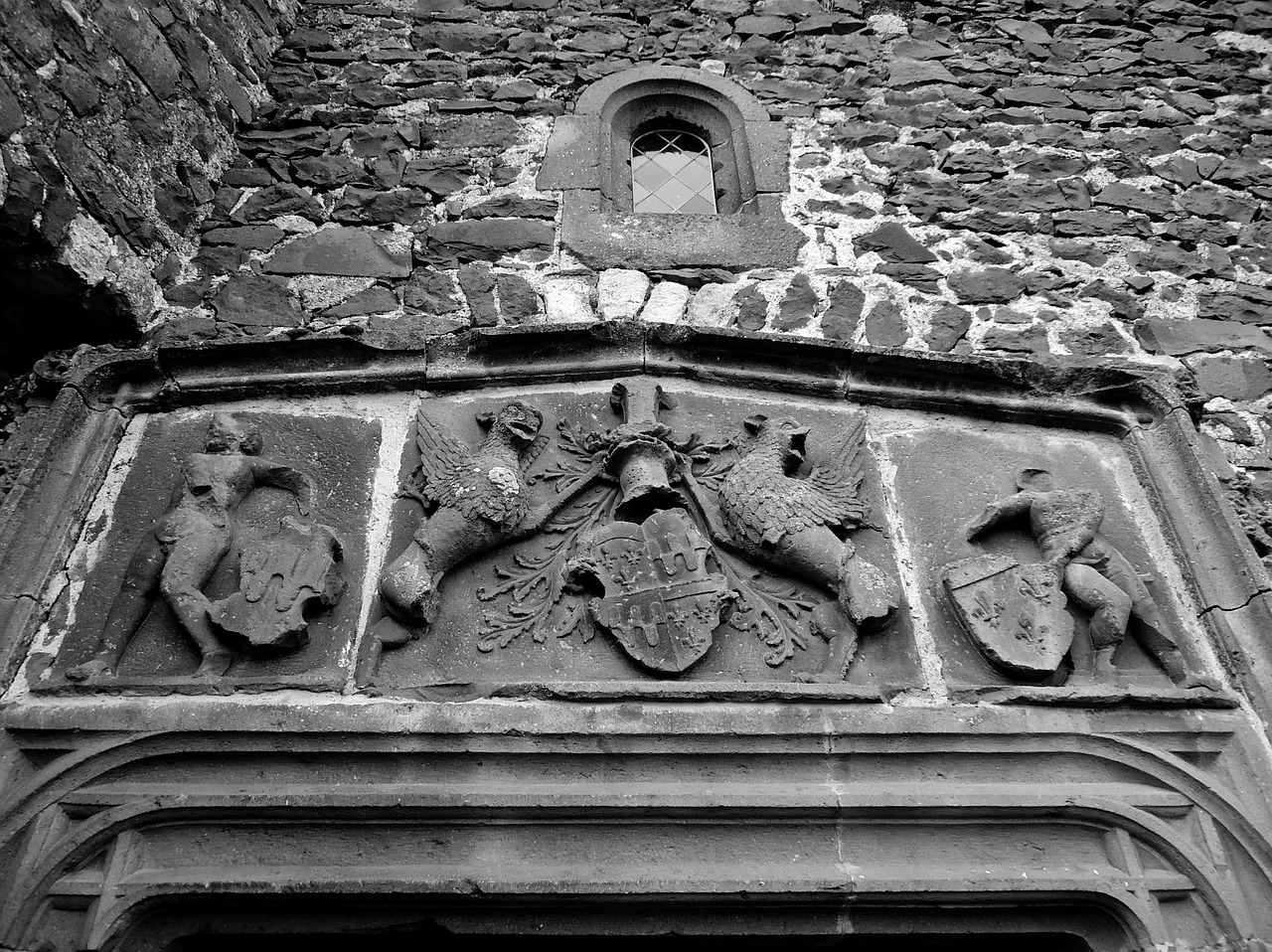 pierre castle medieval free photo