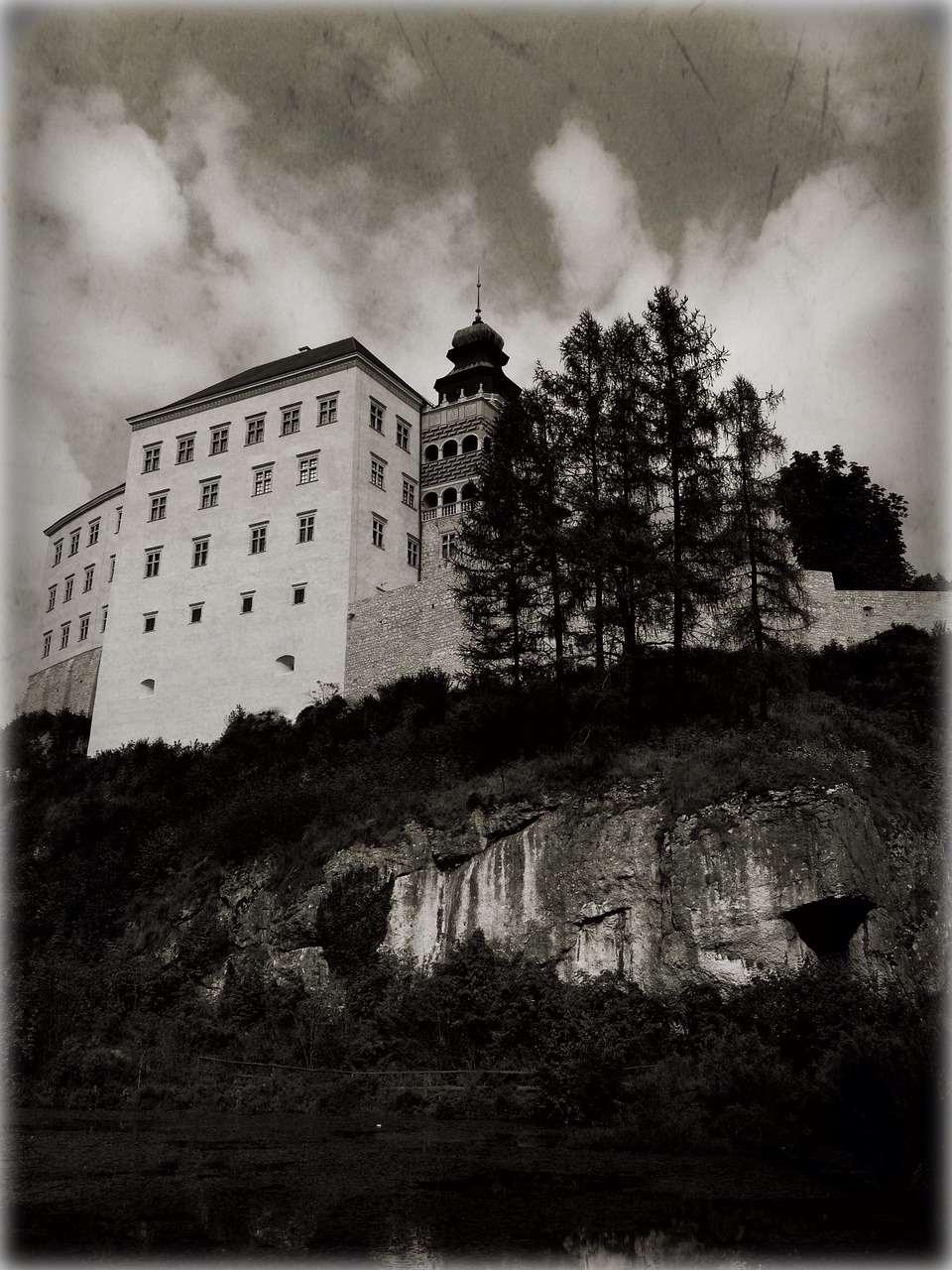 pieskowa skała castle poland castle free photo