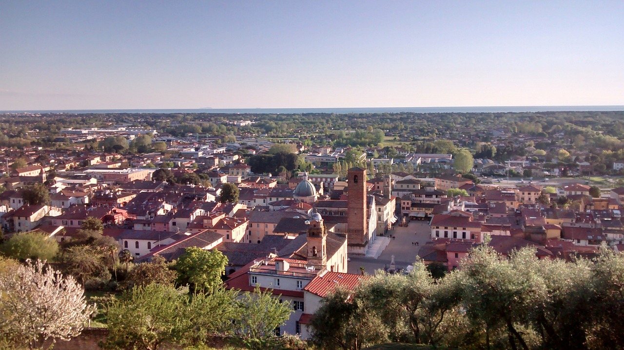 pietrasanta versilia landscape free photo