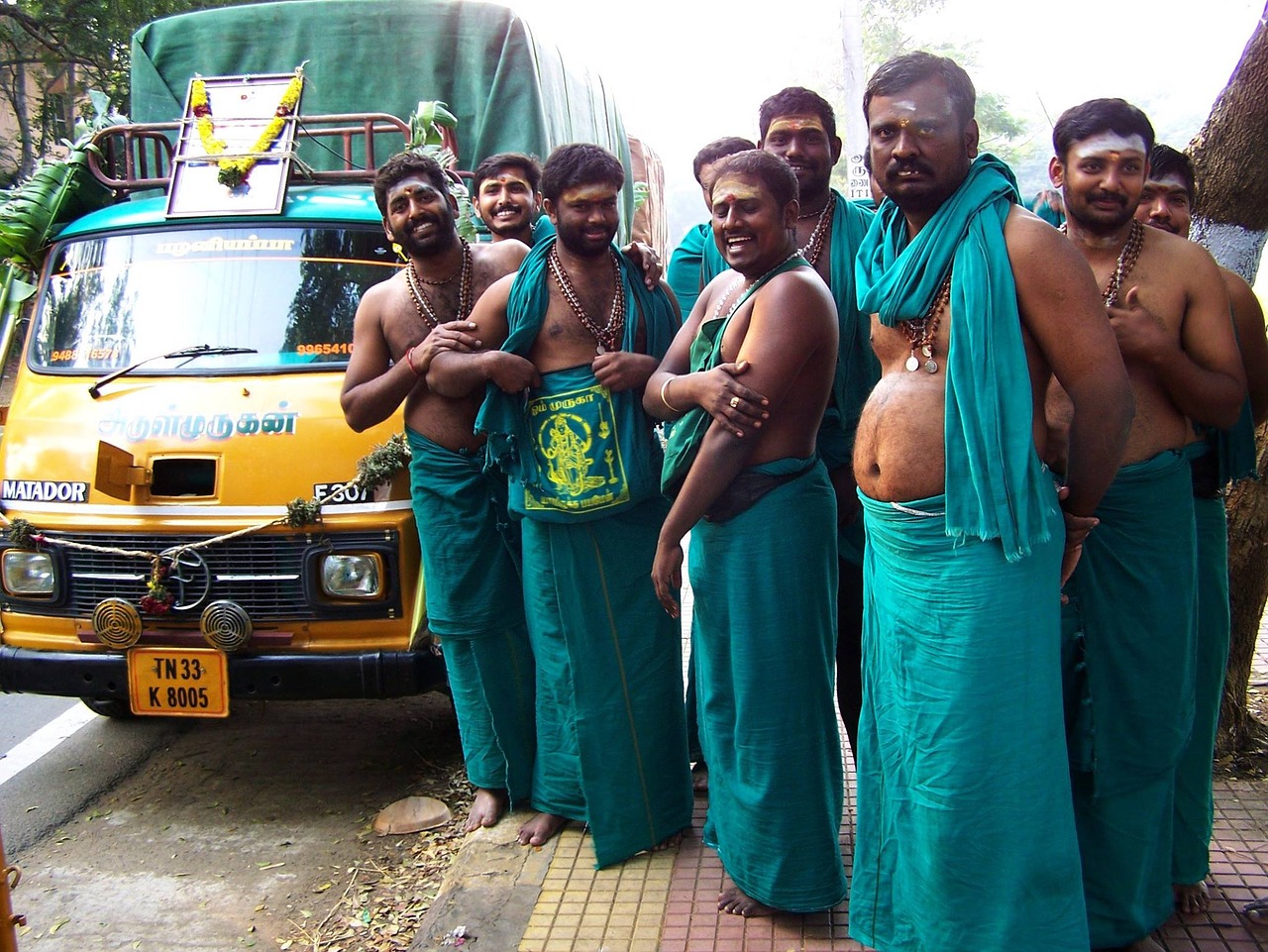 pilgrims hinduism india free photo
