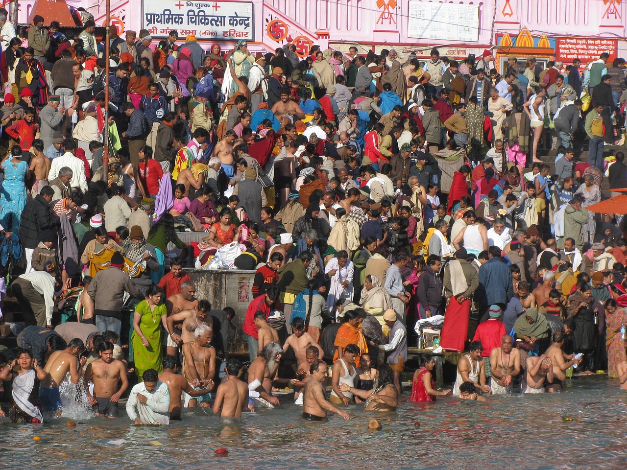 pilgrims hindu bath free photo