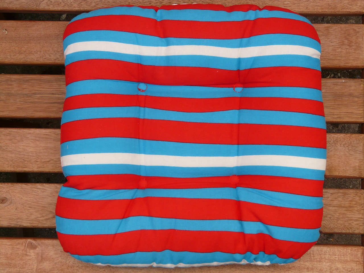pillow,seat cushions,garden bench,striped,blue,red,white,sit,easily,stripes,free pictures, free photos, free images, royalty free, free illustrations, public domain