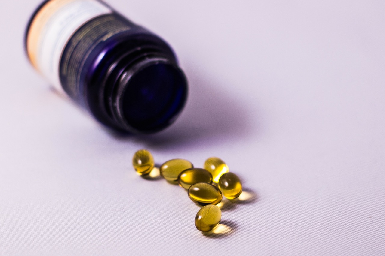 pills food supplements yellow free photo