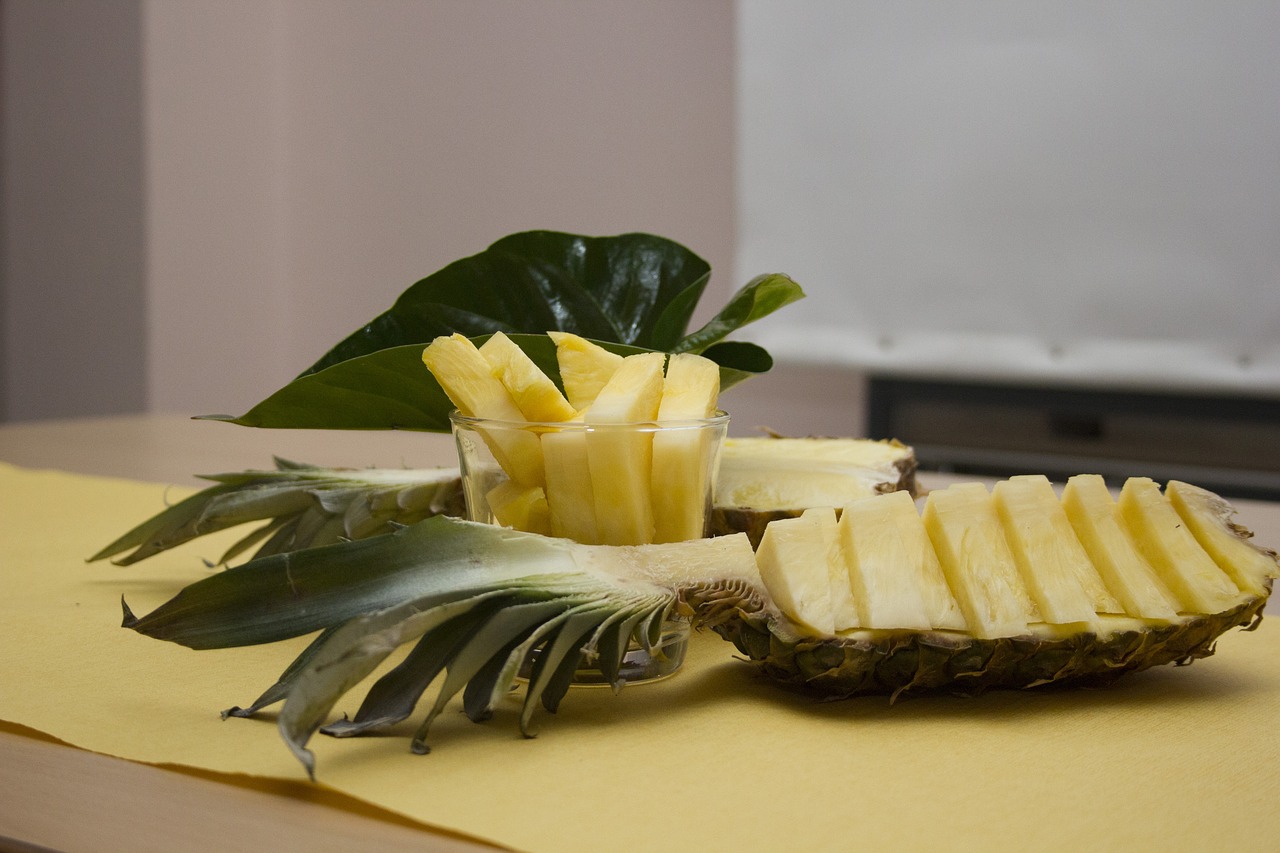 pineapple decoration delicious free photo
