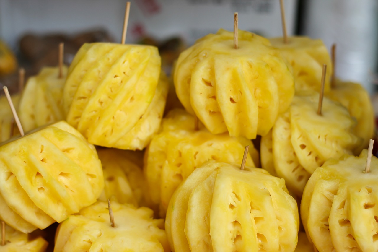 pineapple yellow market free photo