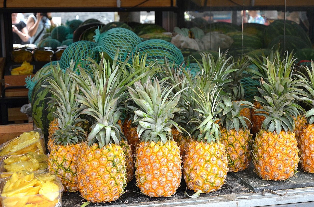 pineapple  green  orange free photo