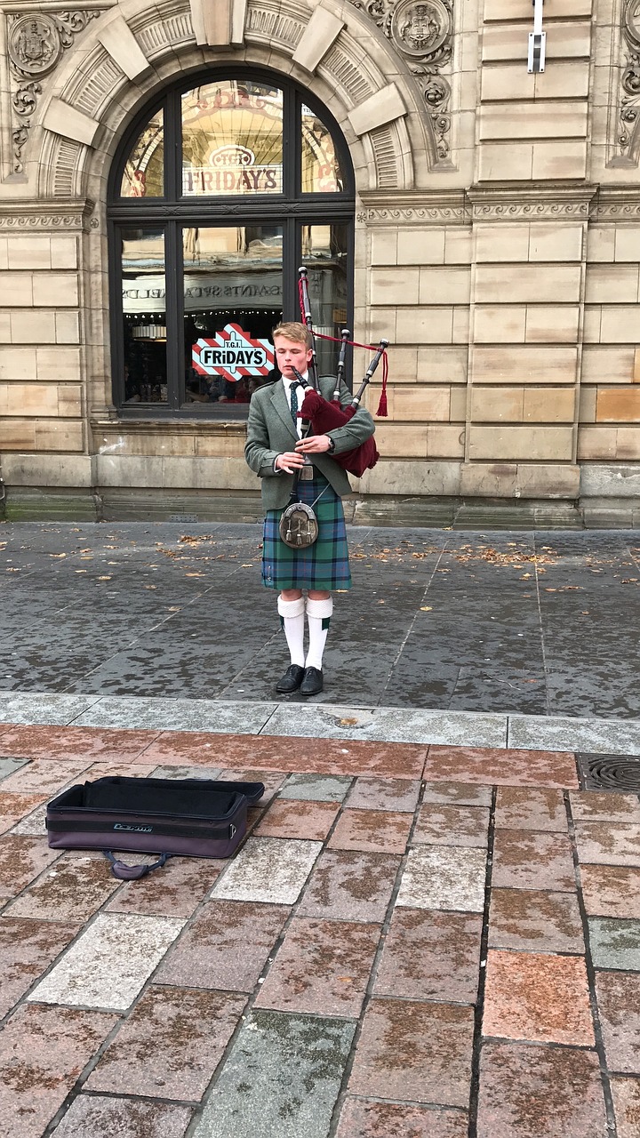 pipe glasgow pedestrian free photo