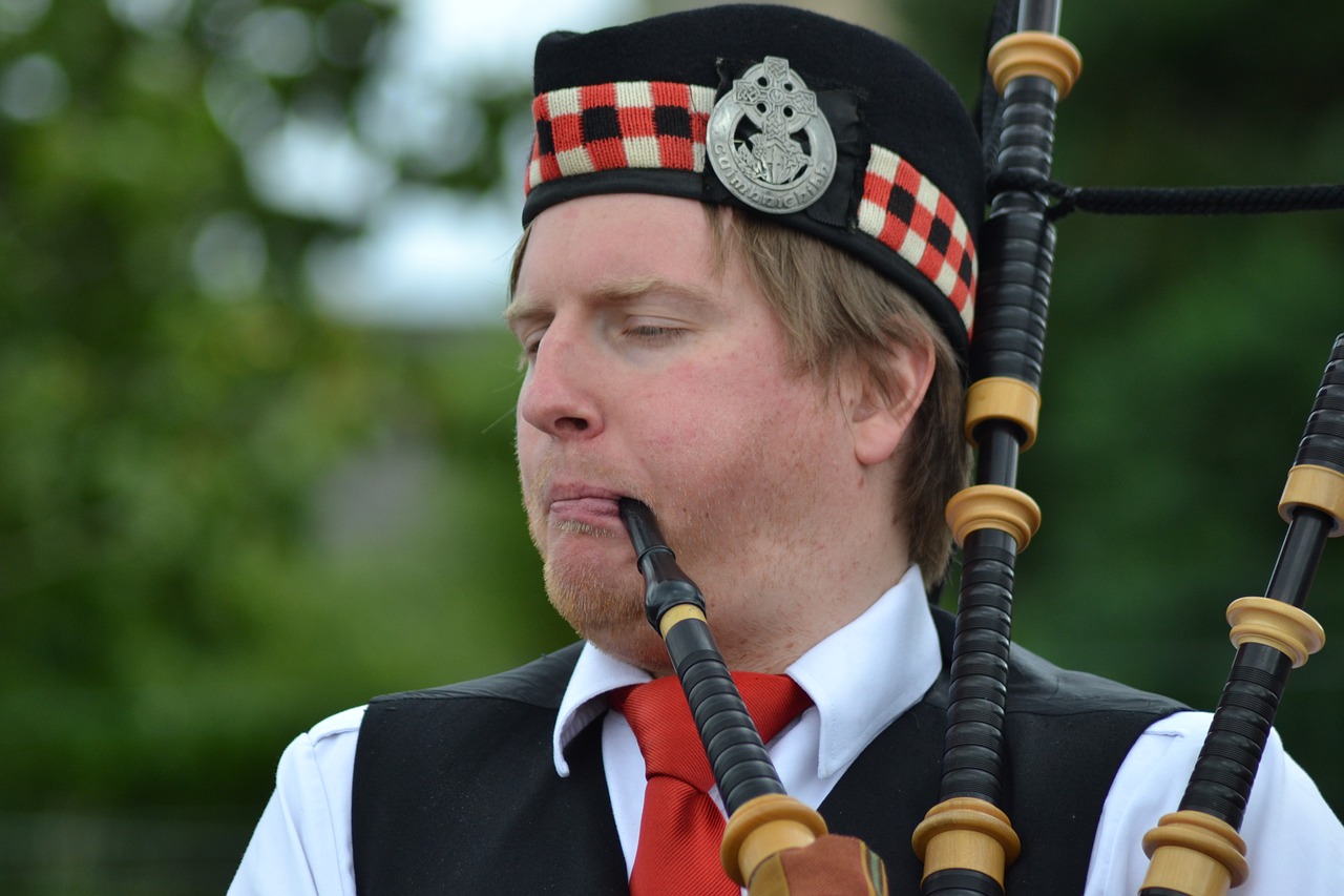 piper  scot  traditional free photo