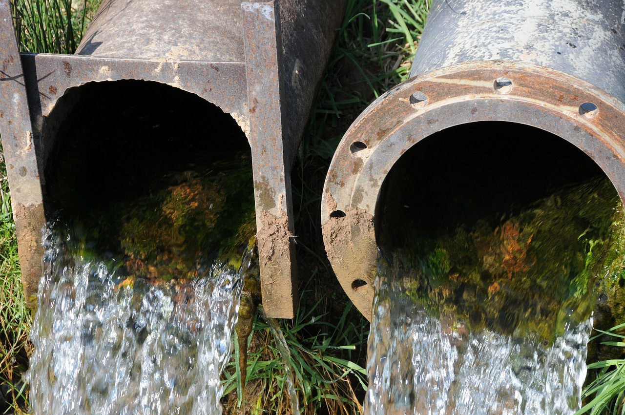 pipes drainage fluent free photo