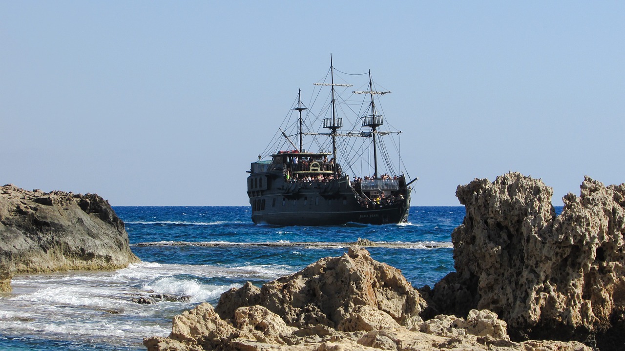 pirate ship black pearl sailboat free photo