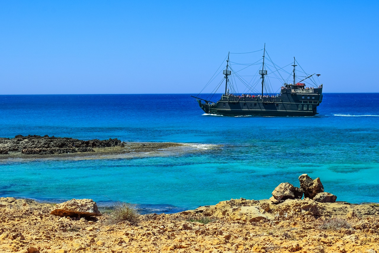 pirate ship black pearl sailboat free photo