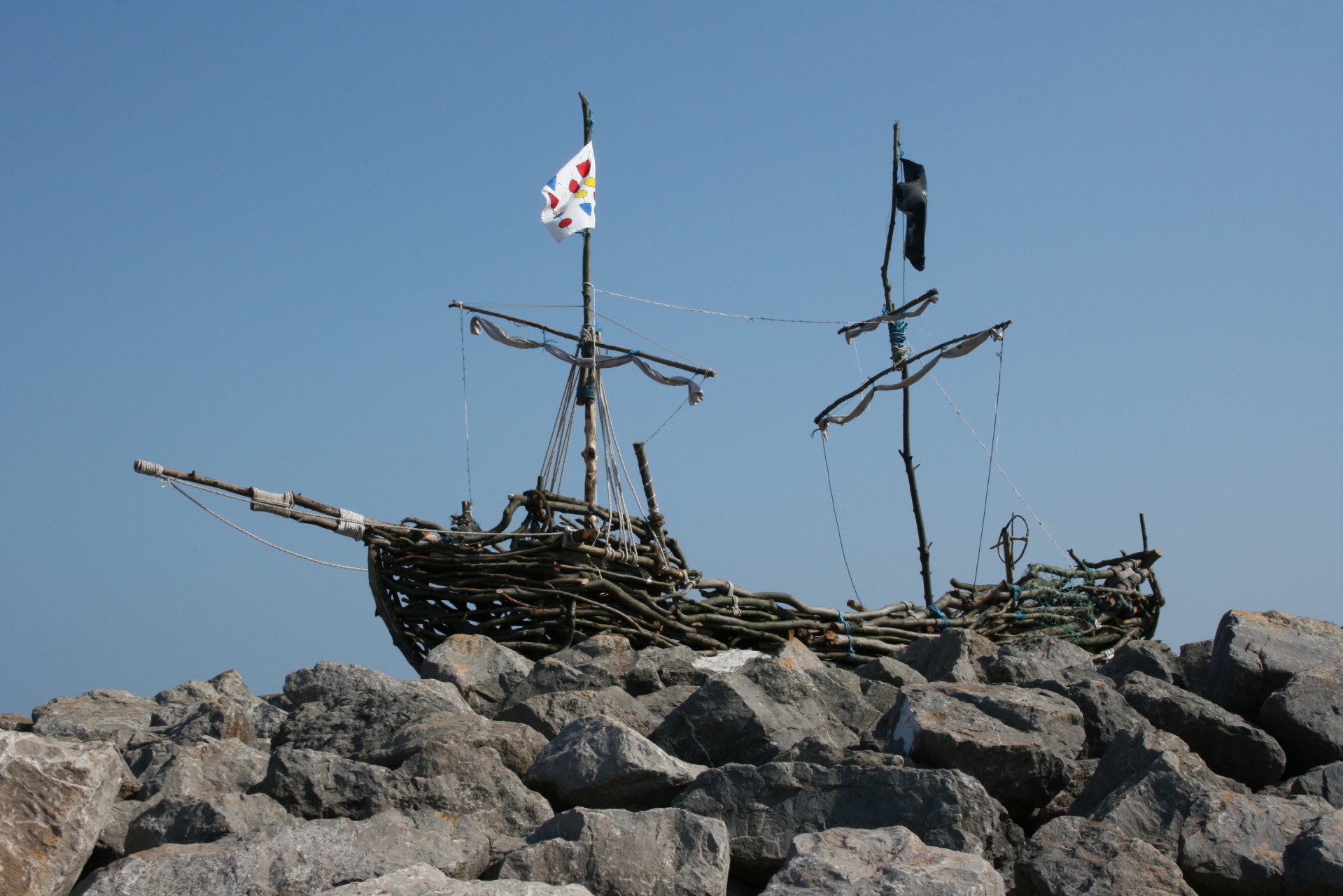 pirate driftwood recycle free photo