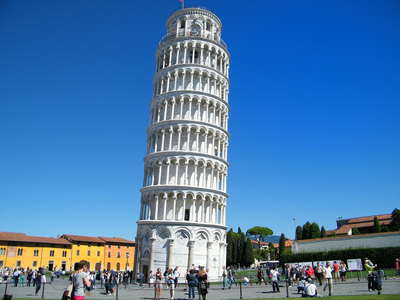 pisa leaning tower unintended tilt free photo