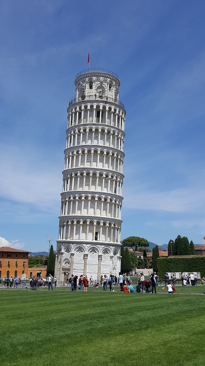 pisa leaning tower italy free photo