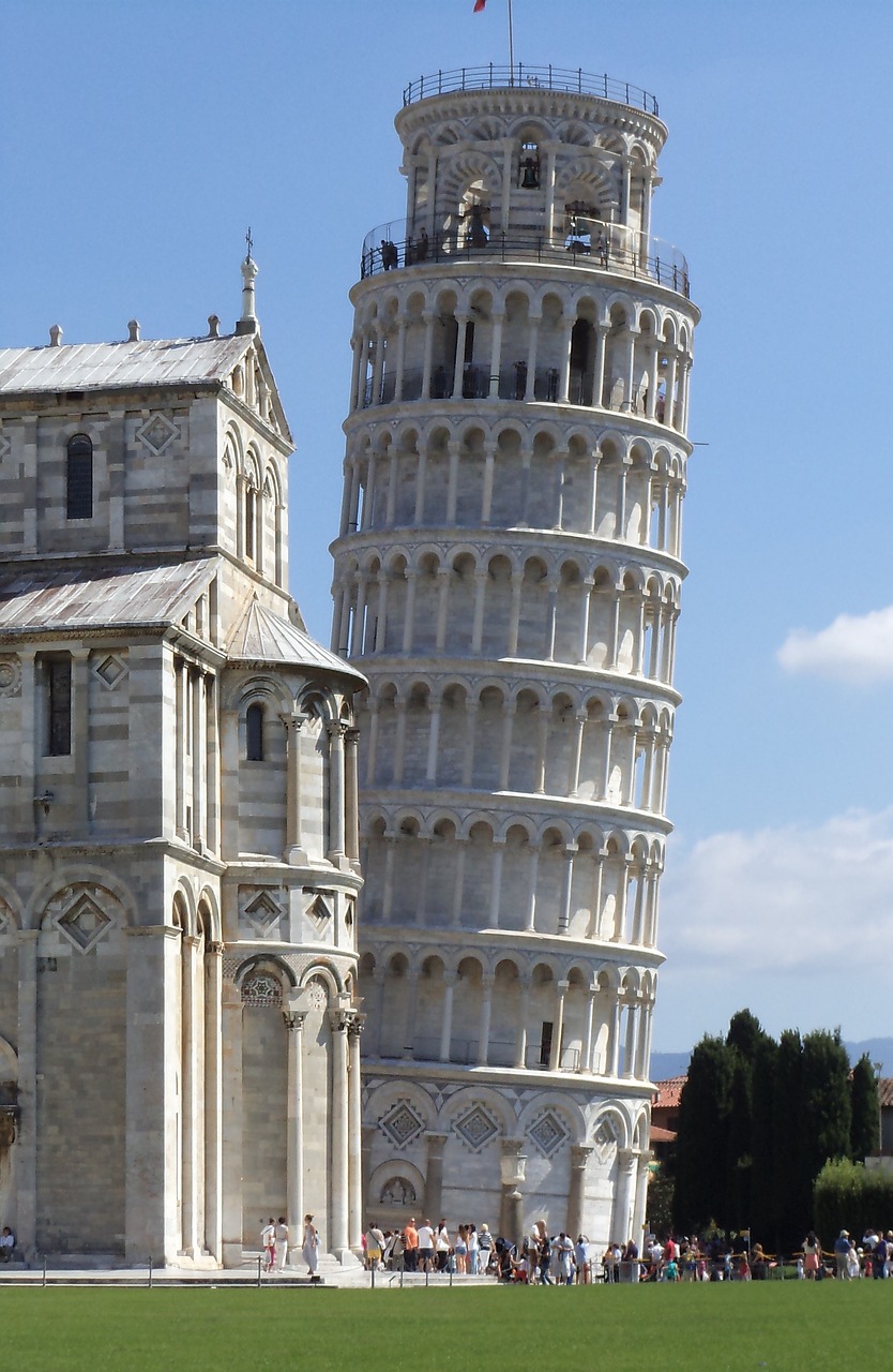 pisa italian leaning tower free photo