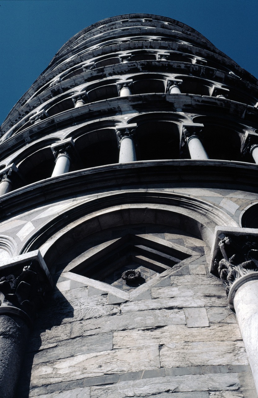 pisa leaning tower campanile free photo