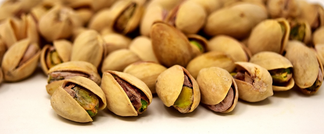 pistachios eat delicious free photo