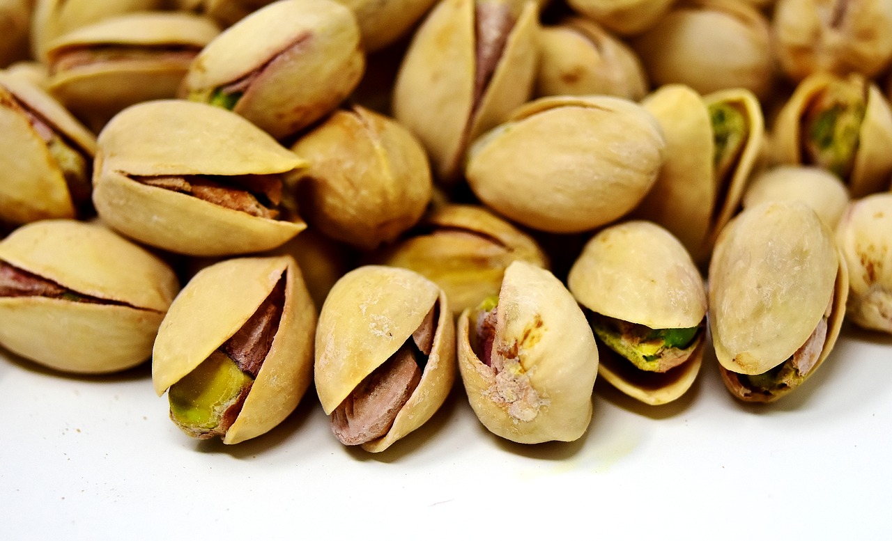 pistachios eat delicious free photo