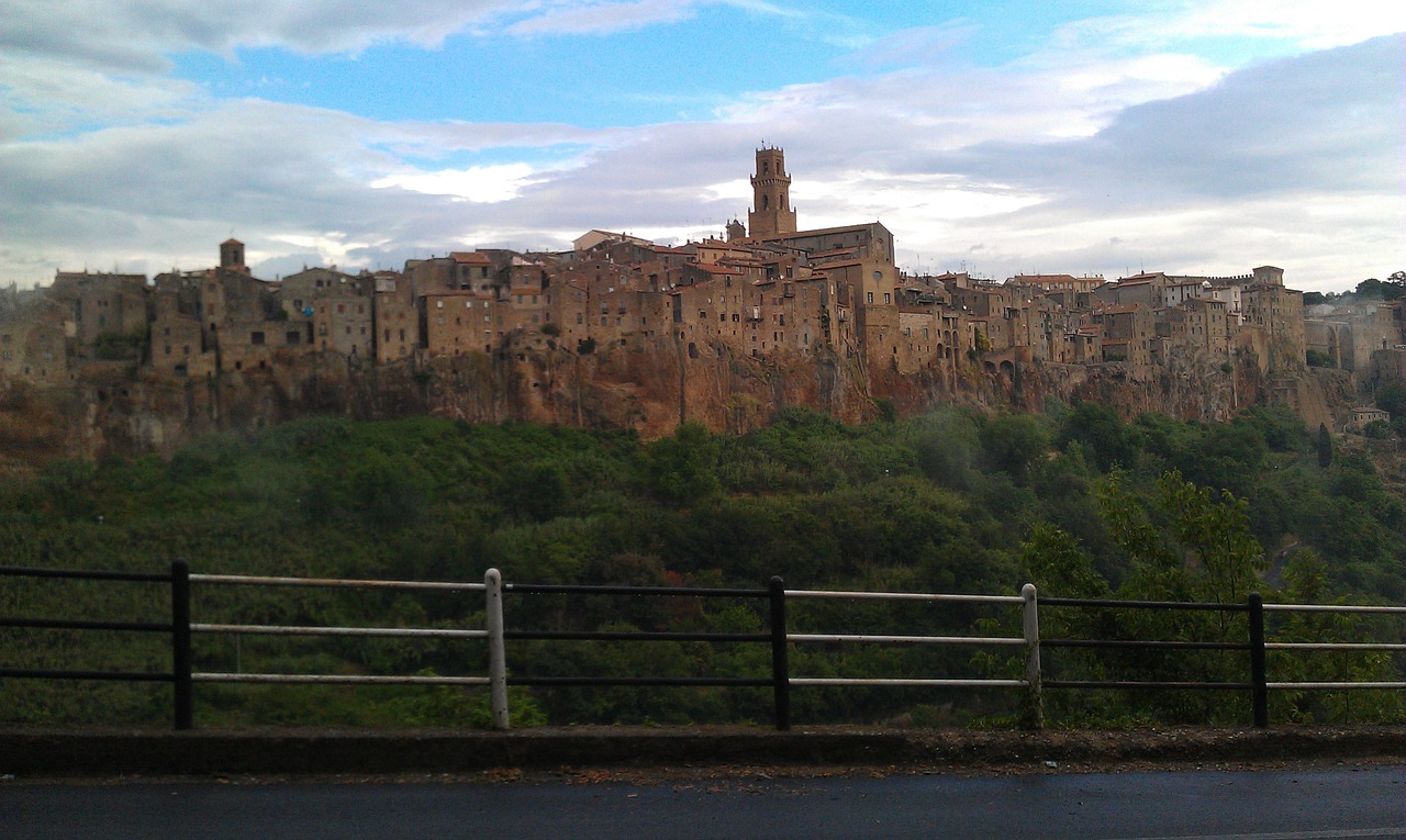 pitigliano tuscany italy free photo