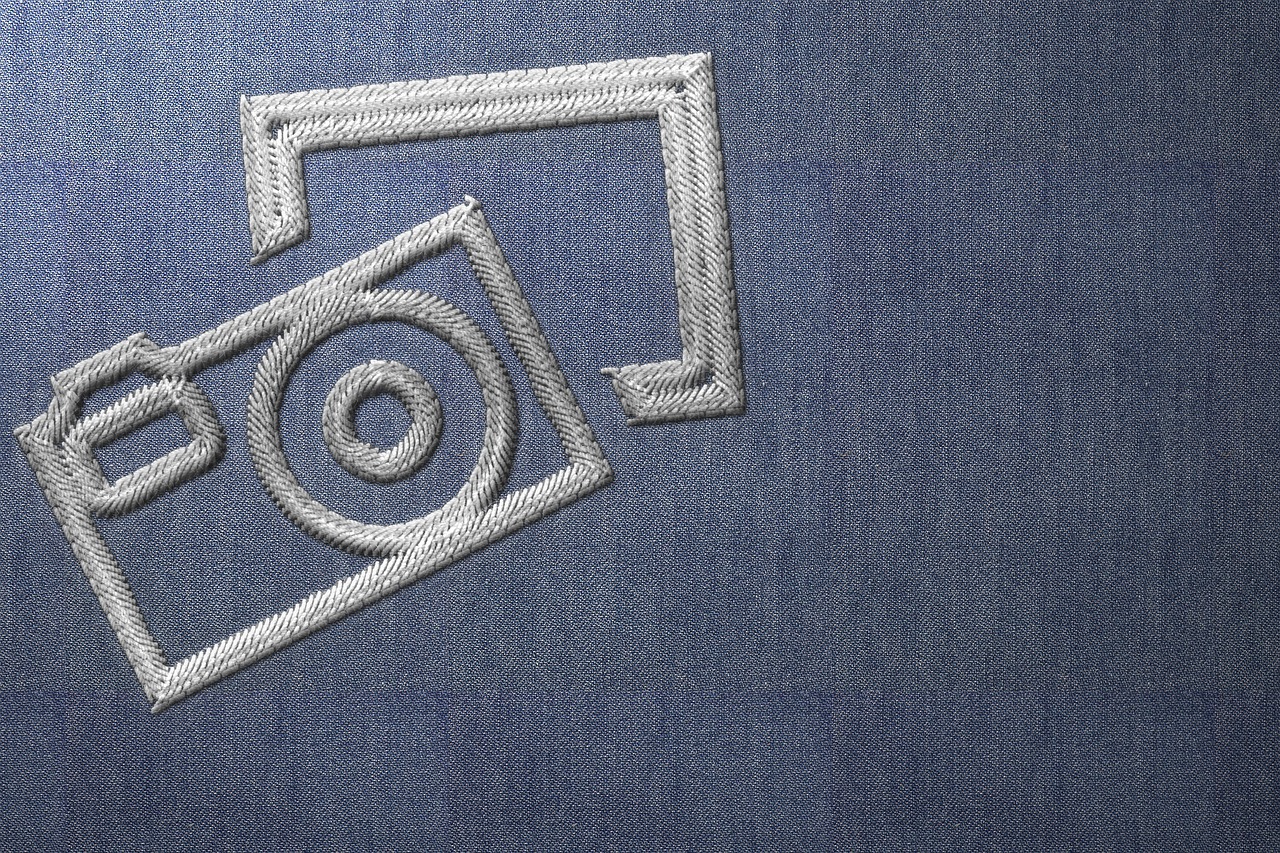 pixabay logo emblem free photo