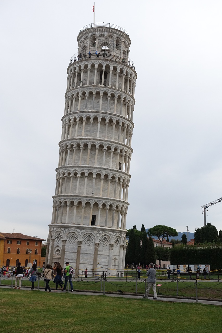 piza tower in italy free photo