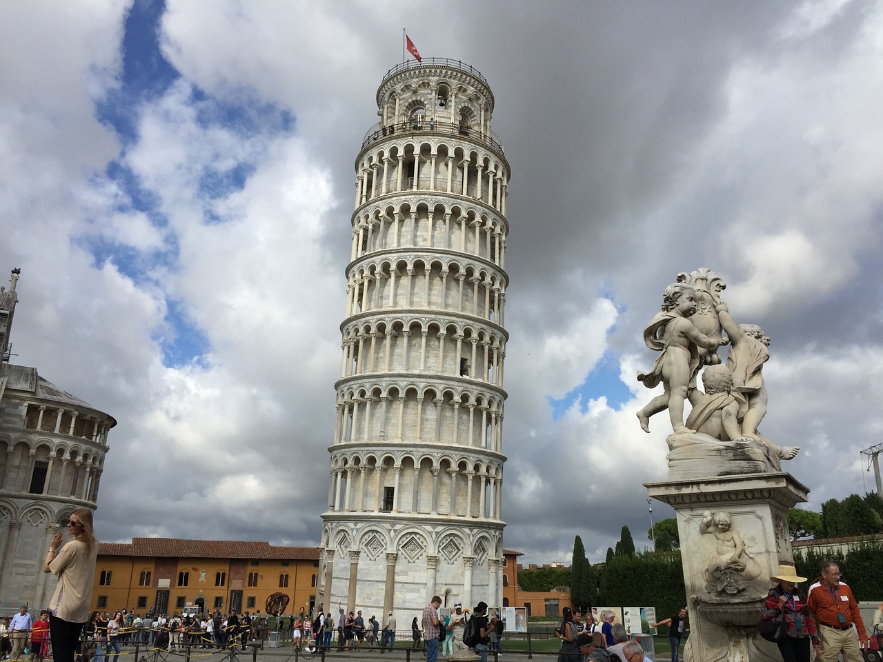 pizza tower city free photo