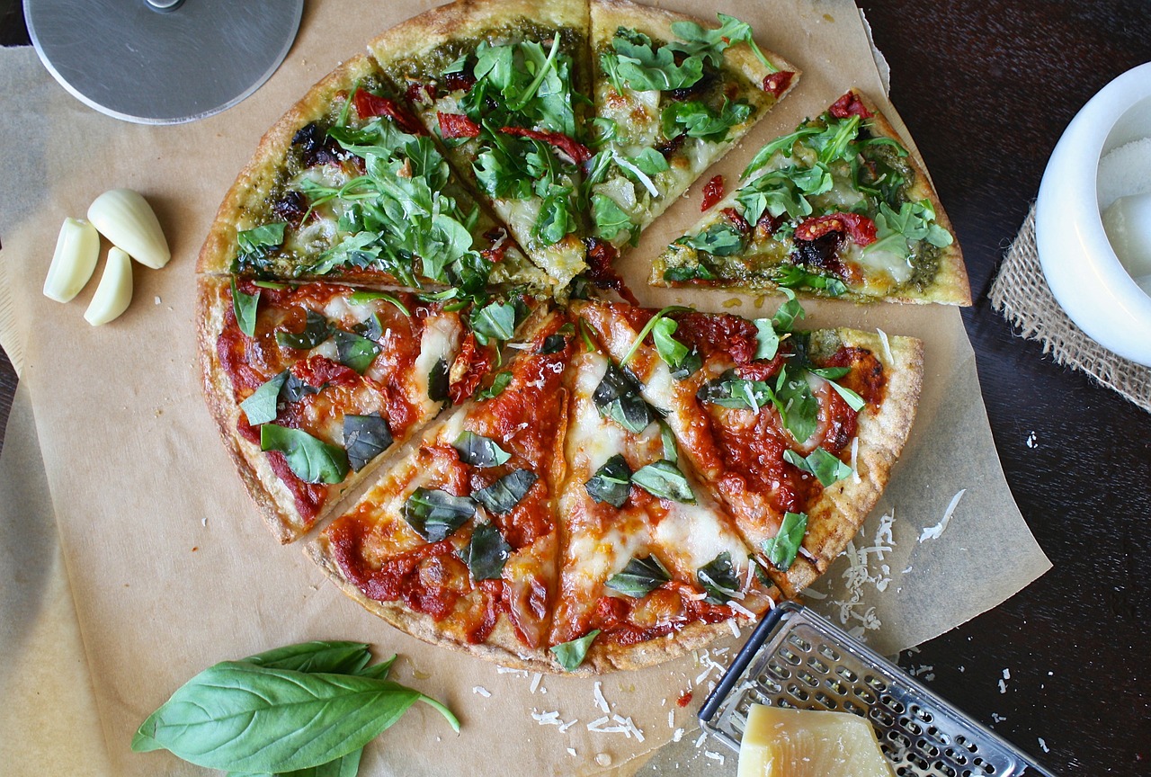 pizza garlic cutting board free photo