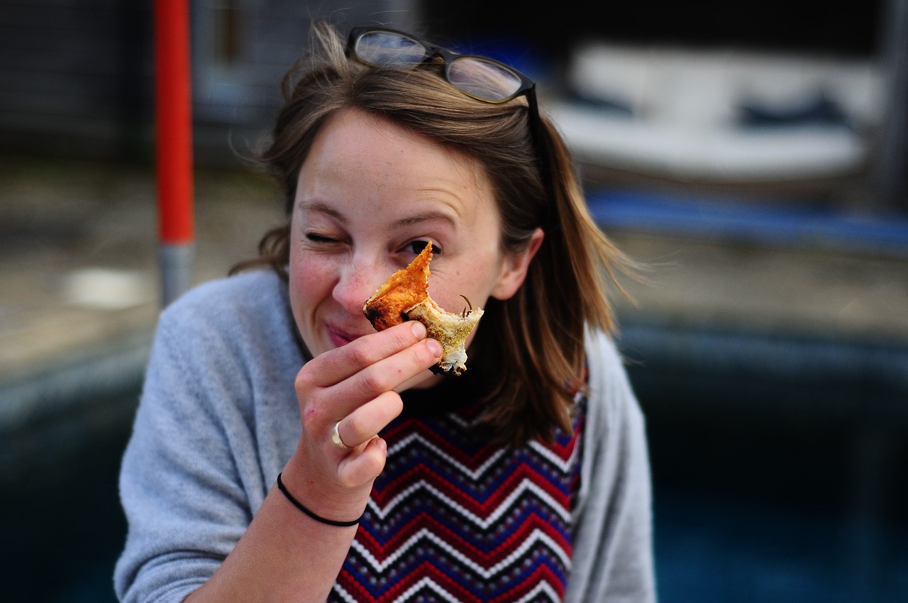 pizza portrait girl free photo