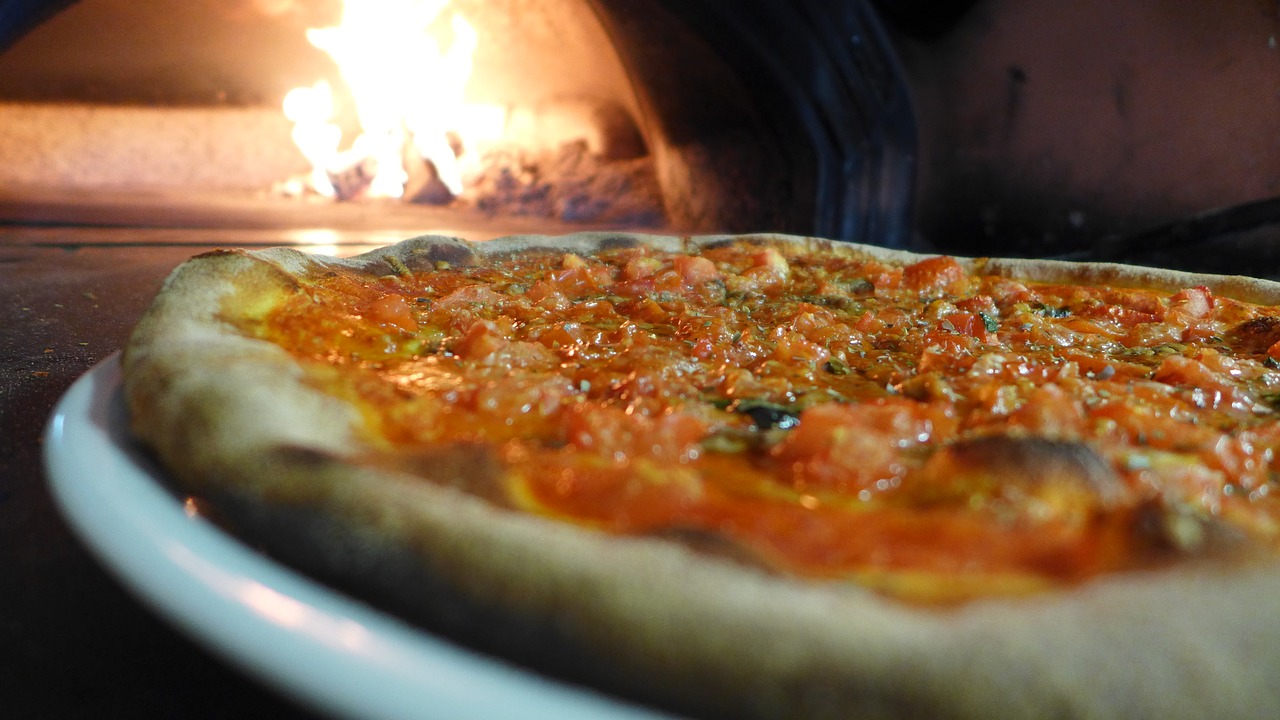 pizza stone oven fire free photo