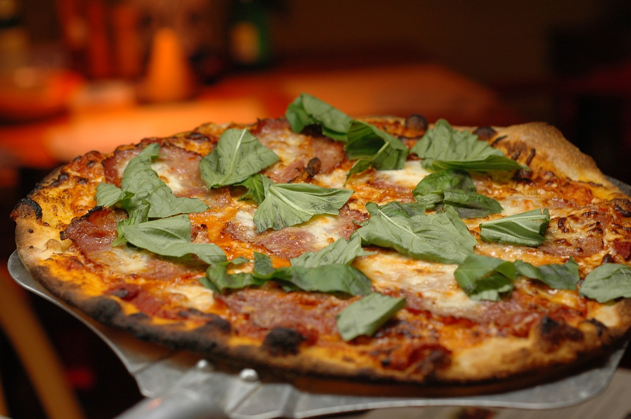 pizza  rustic  dinner free photo