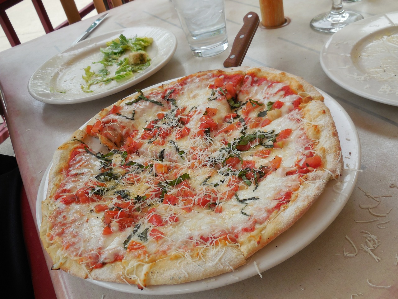 pizza margarite cafe free photo