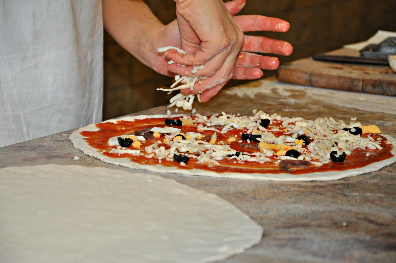 pizza wood fired oven mozzarella free photo