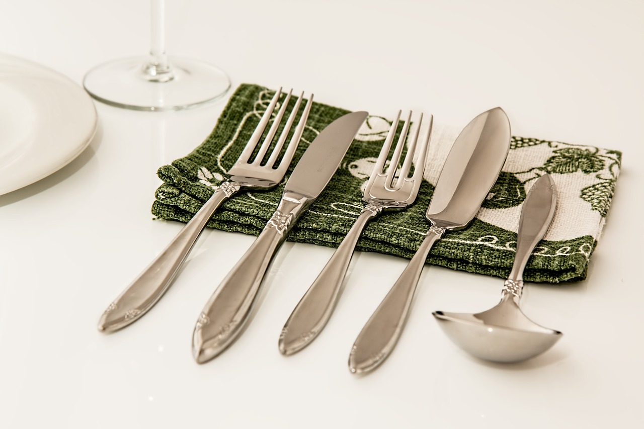 place setting dinner cutlery free photo
