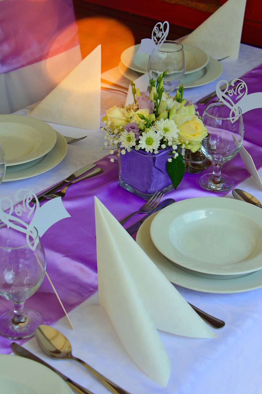 place setting  plate  villa free photo