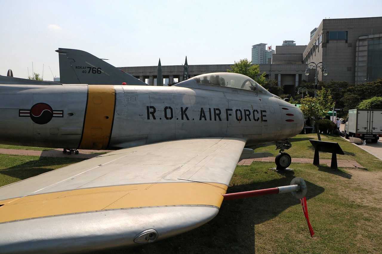 plane republic of korea museum free photo