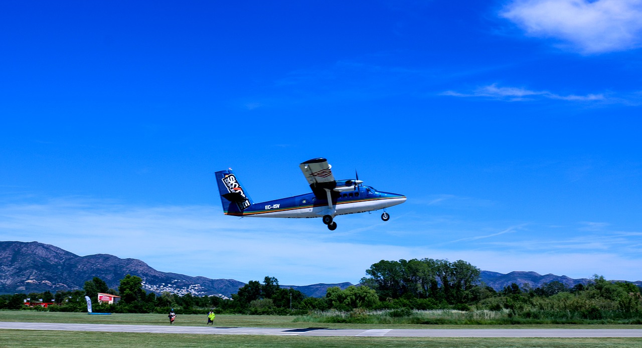 plane skydiving air free photo