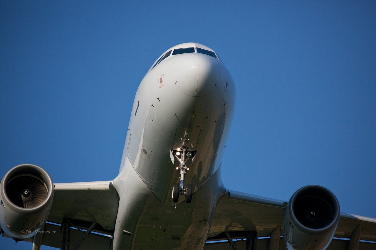 plane aircraft landing free photo