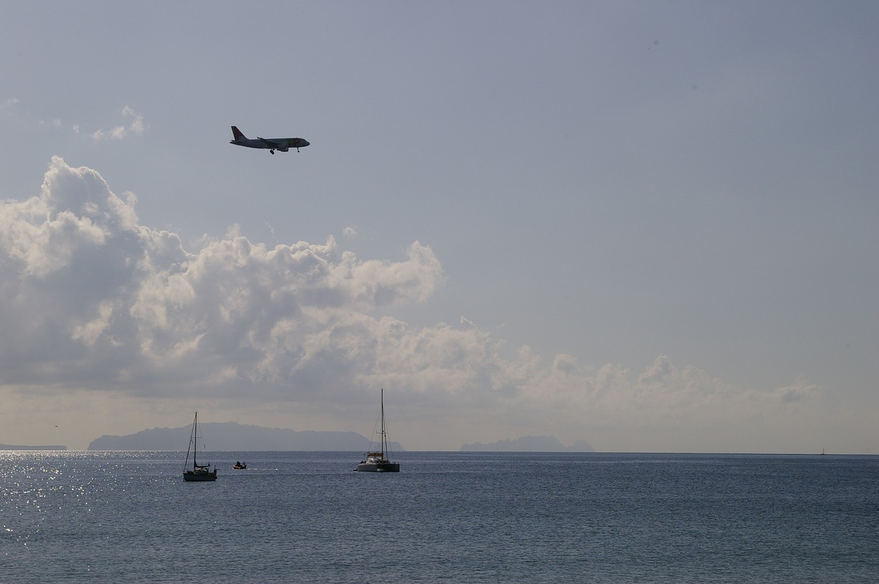 plane boats mar free photo