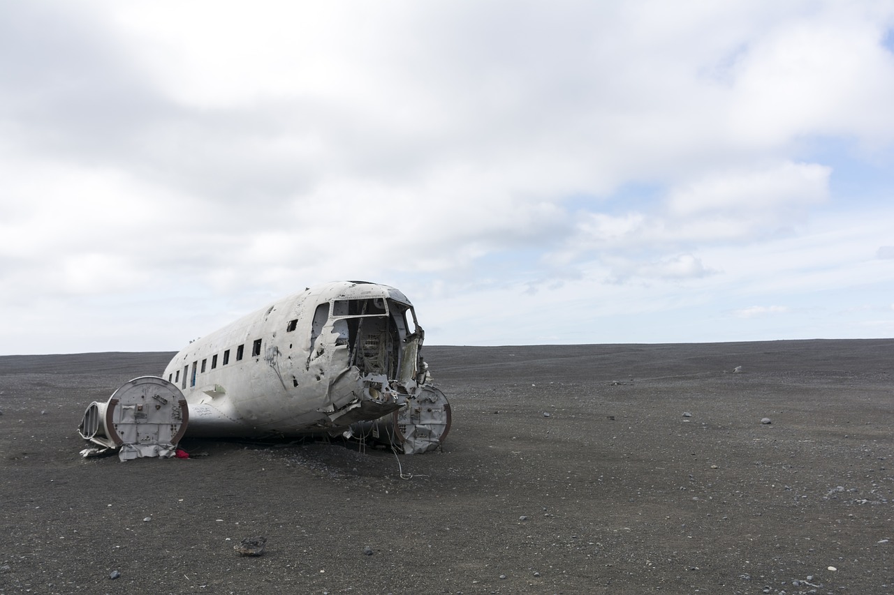 plane  wreckage  wreck free photo