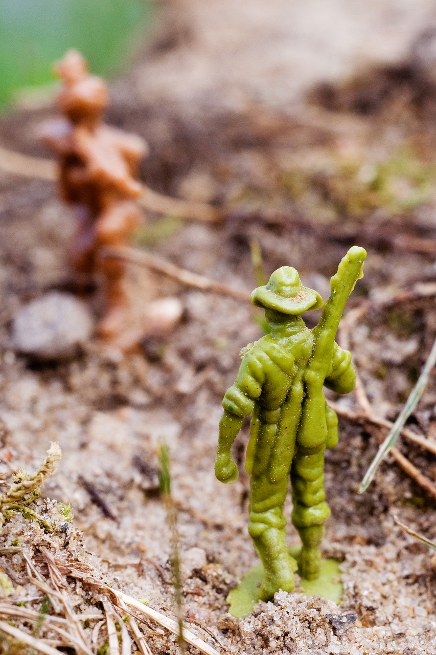 plastic soldiers toys free photo