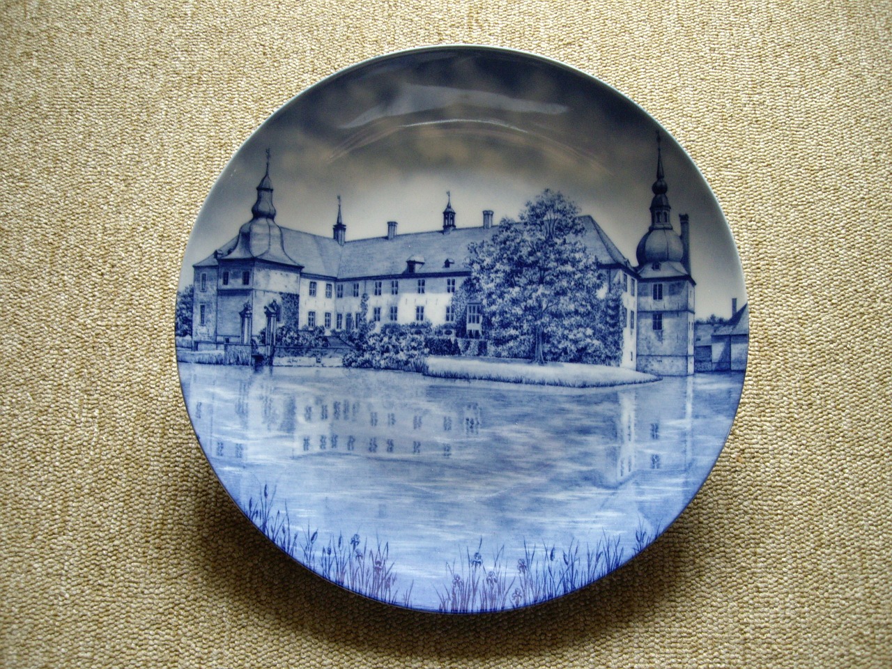 plate decorative plate porcelain free photo