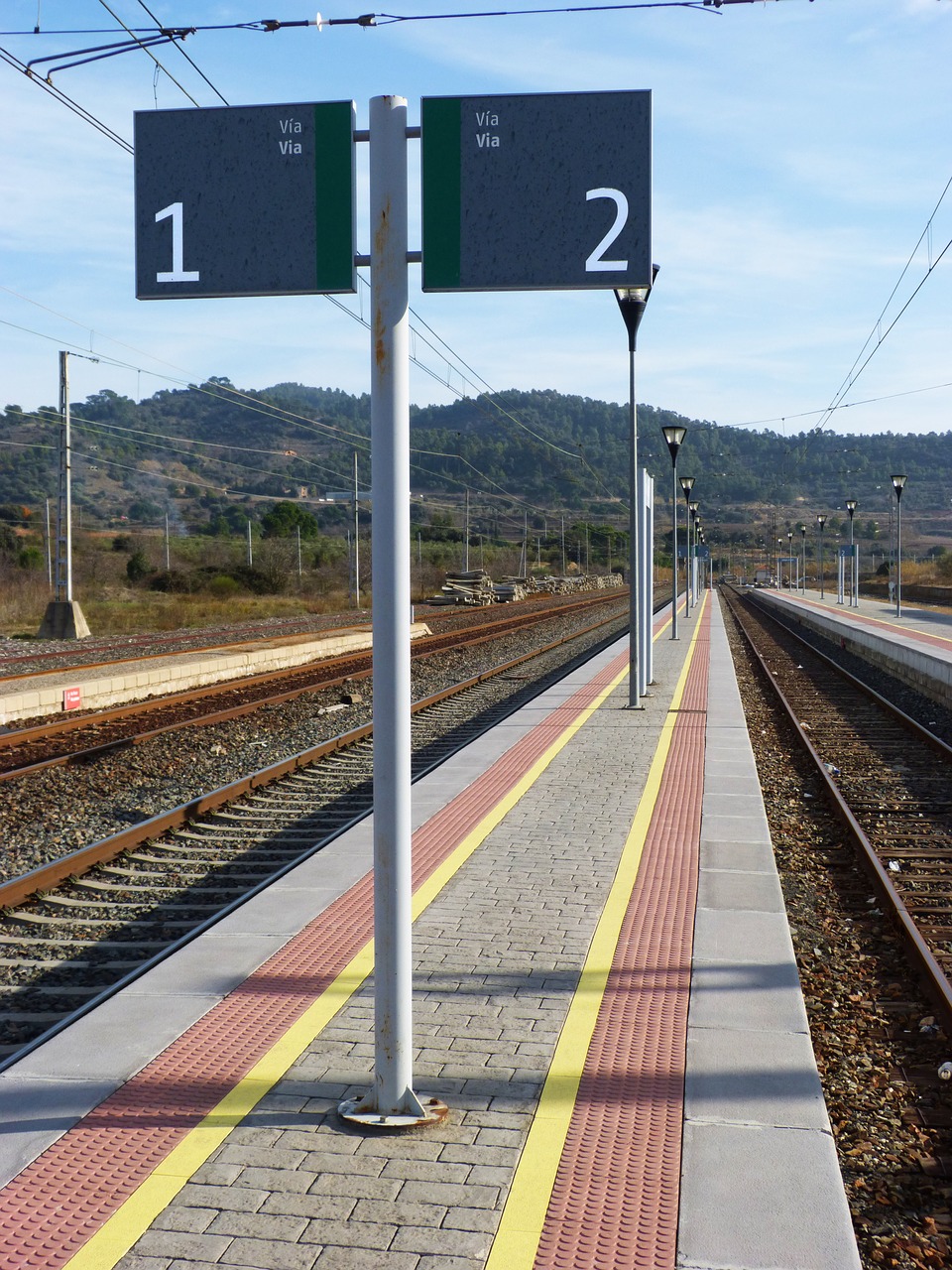 platform station train free photo