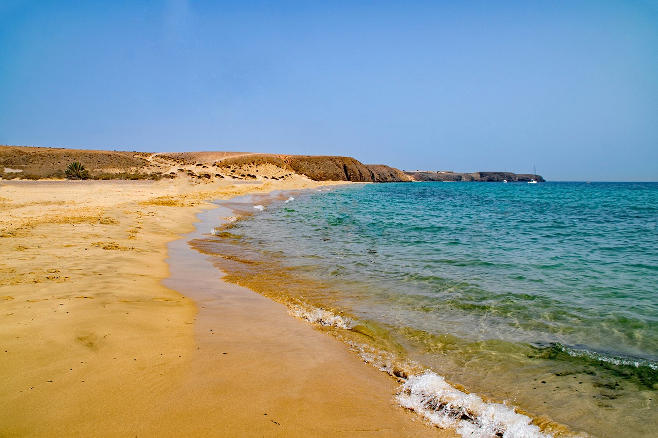 playa mujeres lanzarote canary islands free photo