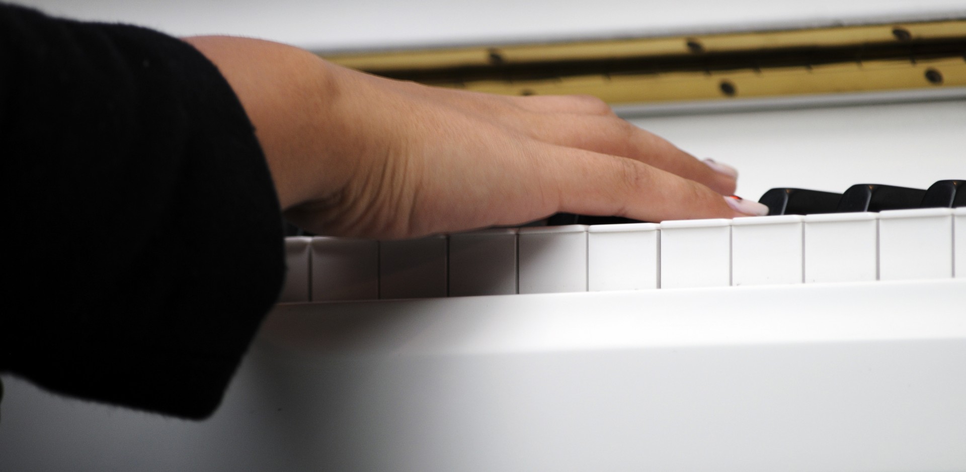 piano keys close-up free photo