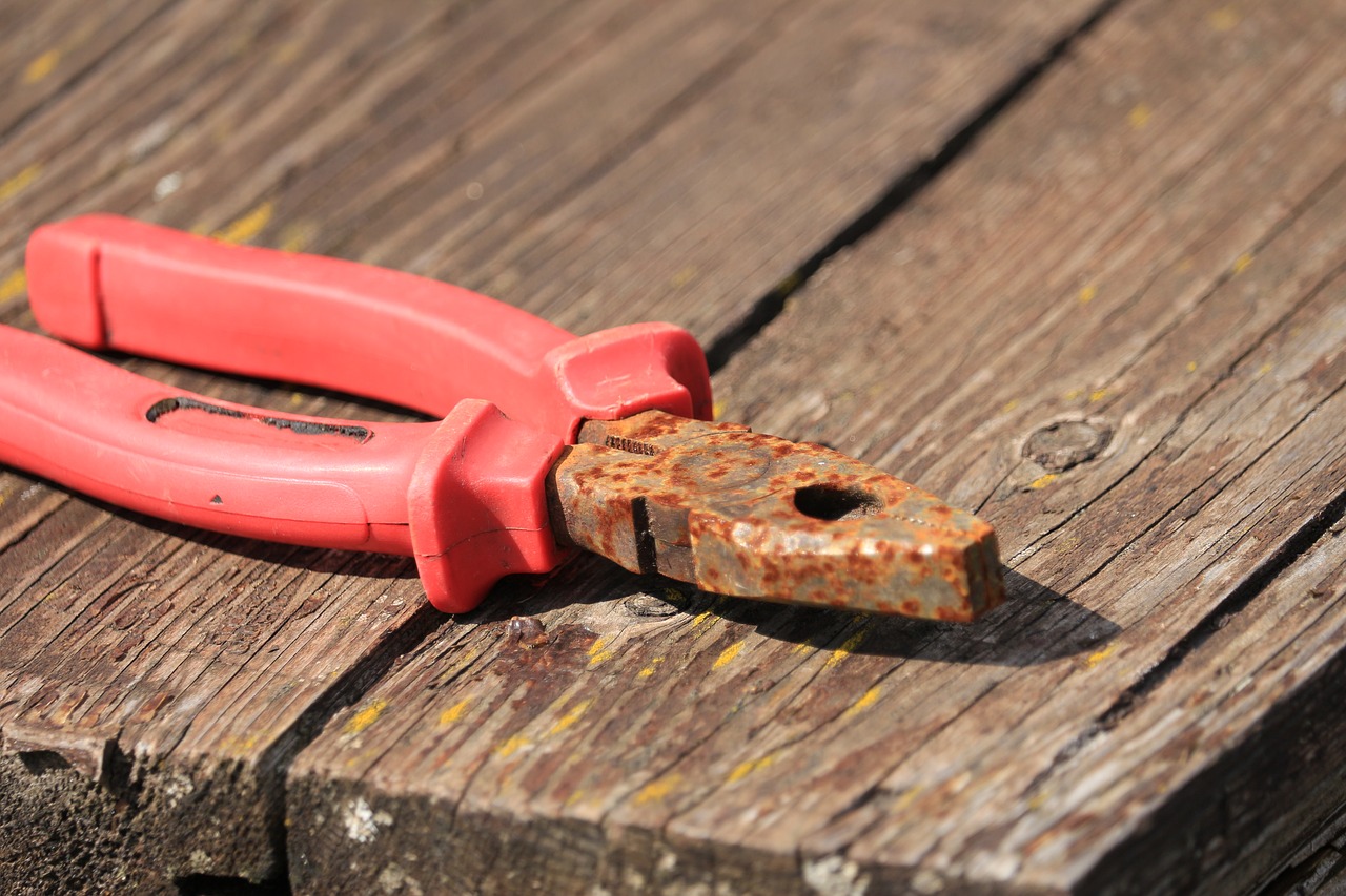 pliers  pink  metal free photo