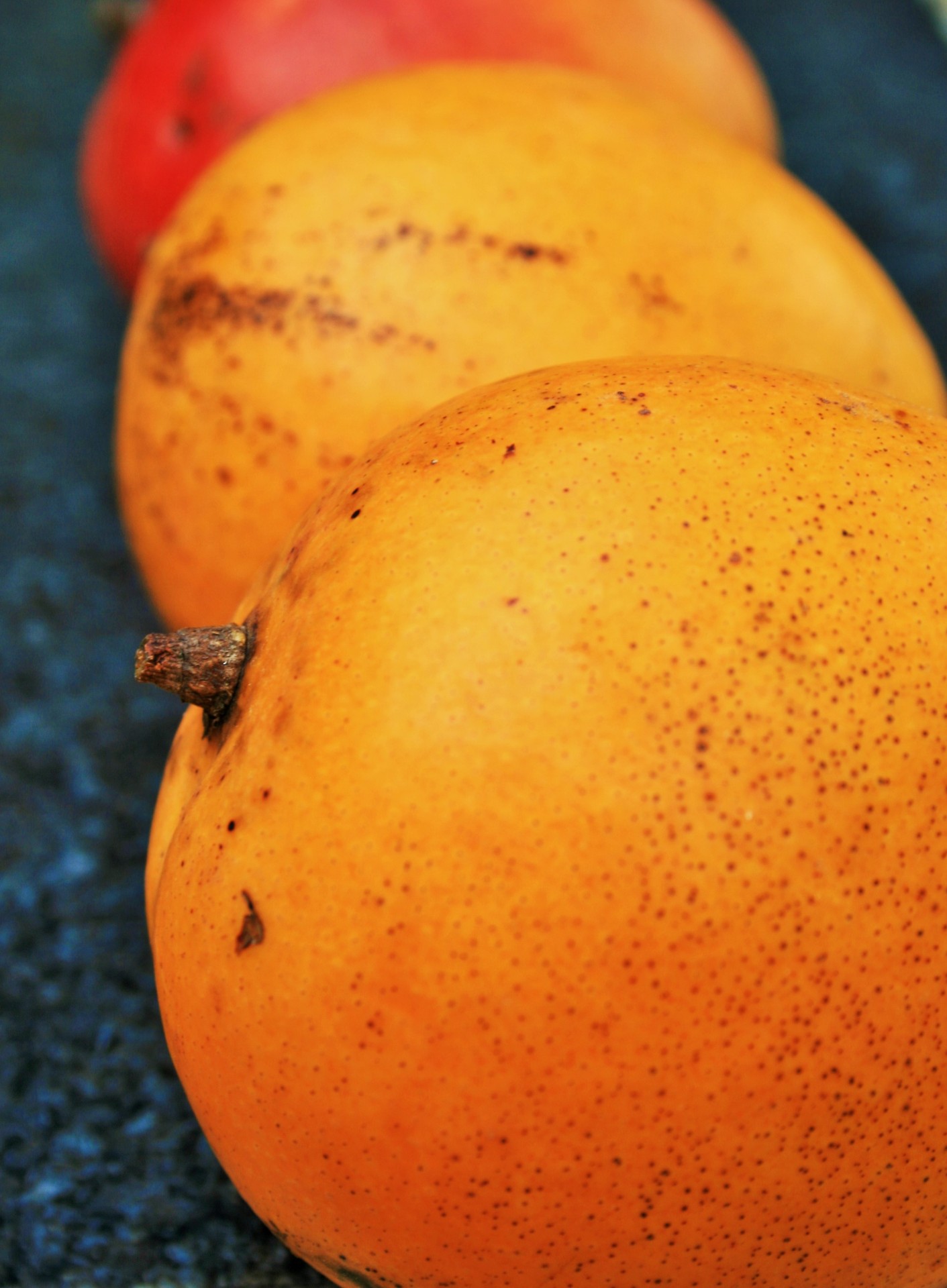 fruit mangos row free photo