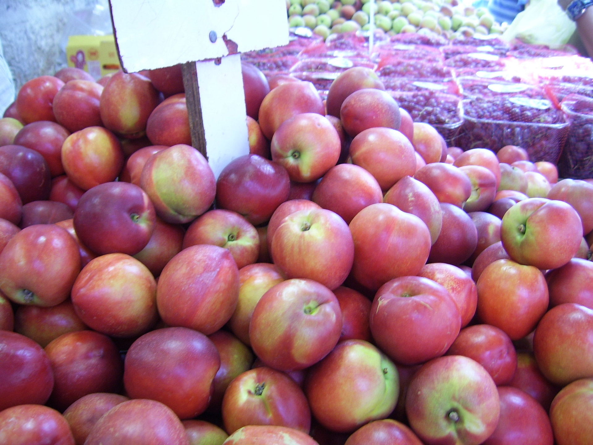 plums market fruit free photo