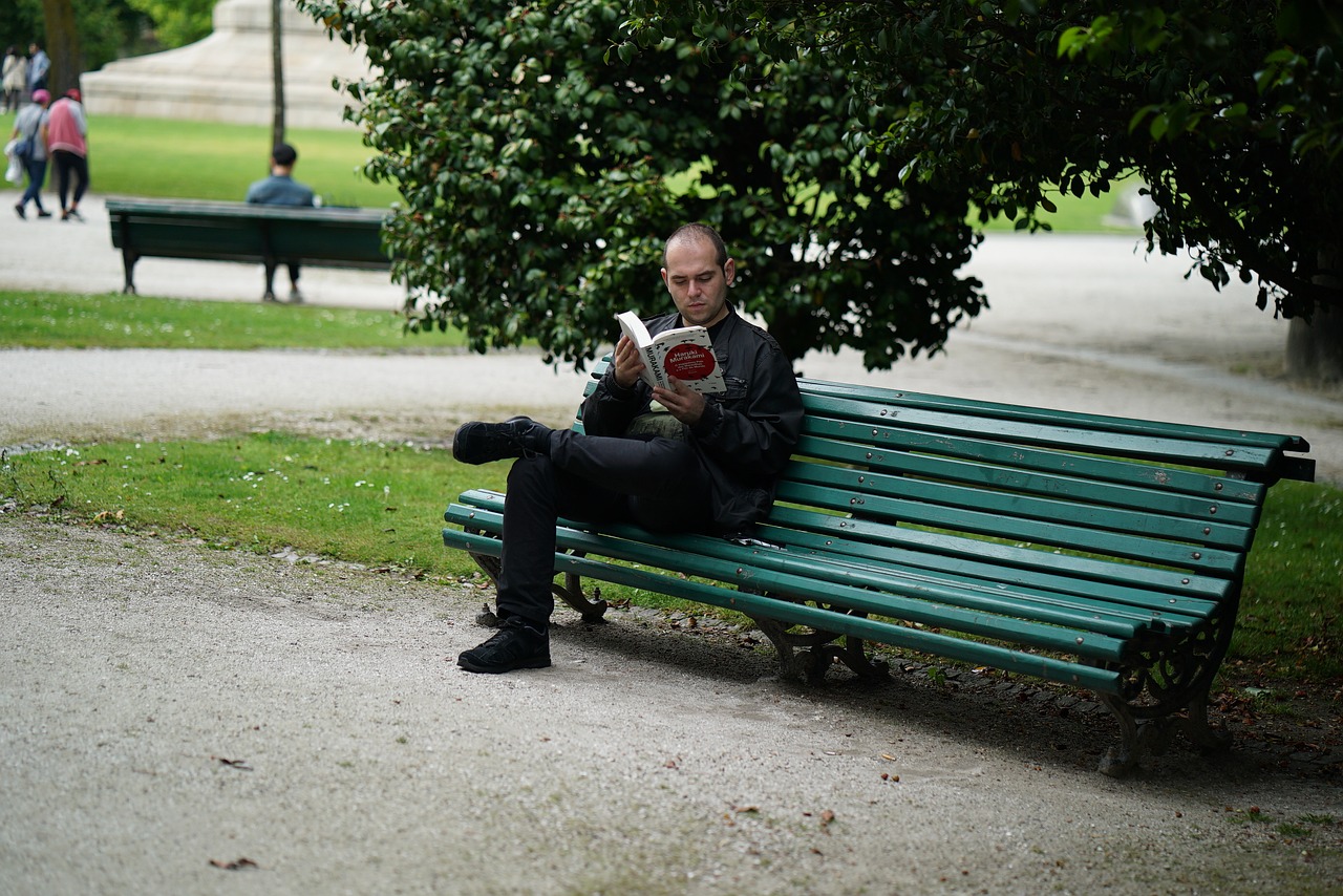 poet thinker park free photo